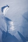 Veduta aerea di uno sciatore freeride nel backcountry del comprensorio sciistico di Gastein, Salisburgo, Austria — Foto stock