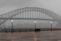 Sydney harbour bridge in the rain, Sydney, New South Wales, Australia — Stock Photo