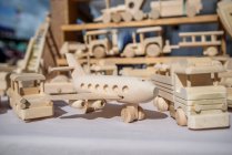 Крупный план деревянных игрушек — стоковое фото