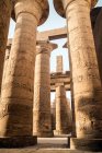 Grande salle Hypostyle, temples de Karnak, Karnak, Louxor, Egypte — Photo de stock