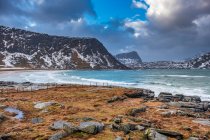 Прибрежный пейзаж, Лофотен, Нордланд, Норвегия — стоковое фото