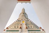 Архитектурная особенность, Ват Арун Ратчаварарам, Бангкок, Таиланд — стоковое фото