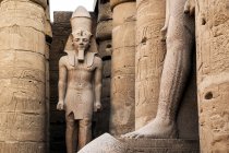 Skulptur vor dem Tempel von Luxor, Luxor, Ägypten — Stockfoto