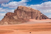 Jebel Rum mountain, Wadi Rum, Jordania - foto de stock