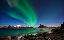 Luces del norte, Lofoten, Nordland, Noruega - foto de stock
