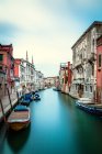 Veneziano canal, Veneza, Veneto, Itália — Fotografia de Stock