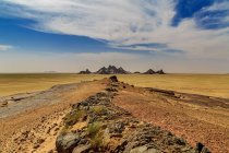 Пустынный горный пейзаж Саудовской Аравии — стоковое фото