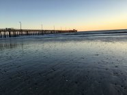 Cais de madeira na maré baixa, Avila Beach, Califórnia, EUA — Fotografia de Stock