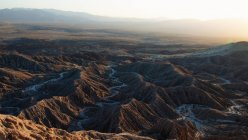 Vista aérea da paisagem montanhosa de Font 's Point ao pôr-do-sol, Anza Borrego Desert State Park, Califórnia, EUA — Fotografia de Stock