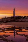 Leuchtturm Trafalgar bei Sonnenuntergang, Canos de Meca, Cadiz, Andalusien, Spanien — Stockfoto