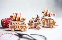 Christmas gingerbread truck cookies with Christmas trees — Stock Photo
