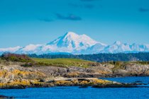 View of Salish Sea and Mountain Baker in Washington, USA from Victoria, Vancouver Island, Canada — Stock Photo