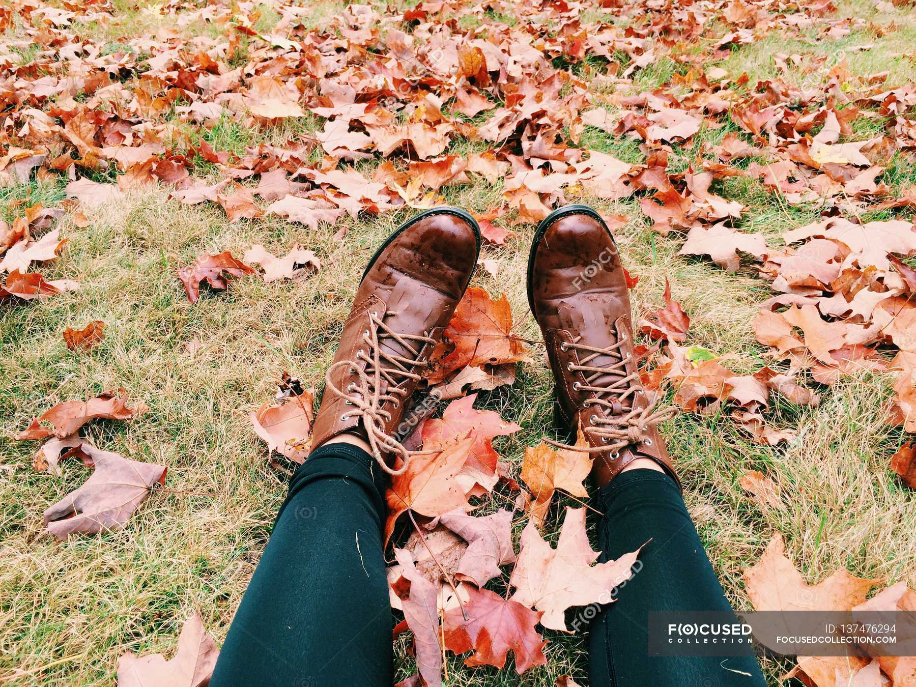 Осень ,листья в ботинках