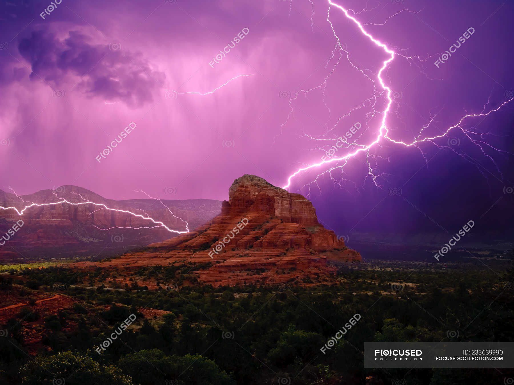 Lightning storm around Bell Rock and Courthouse Butte, Sedona, Arizona,  America, USA — outdoors, composition - Stock Photo | #233639990