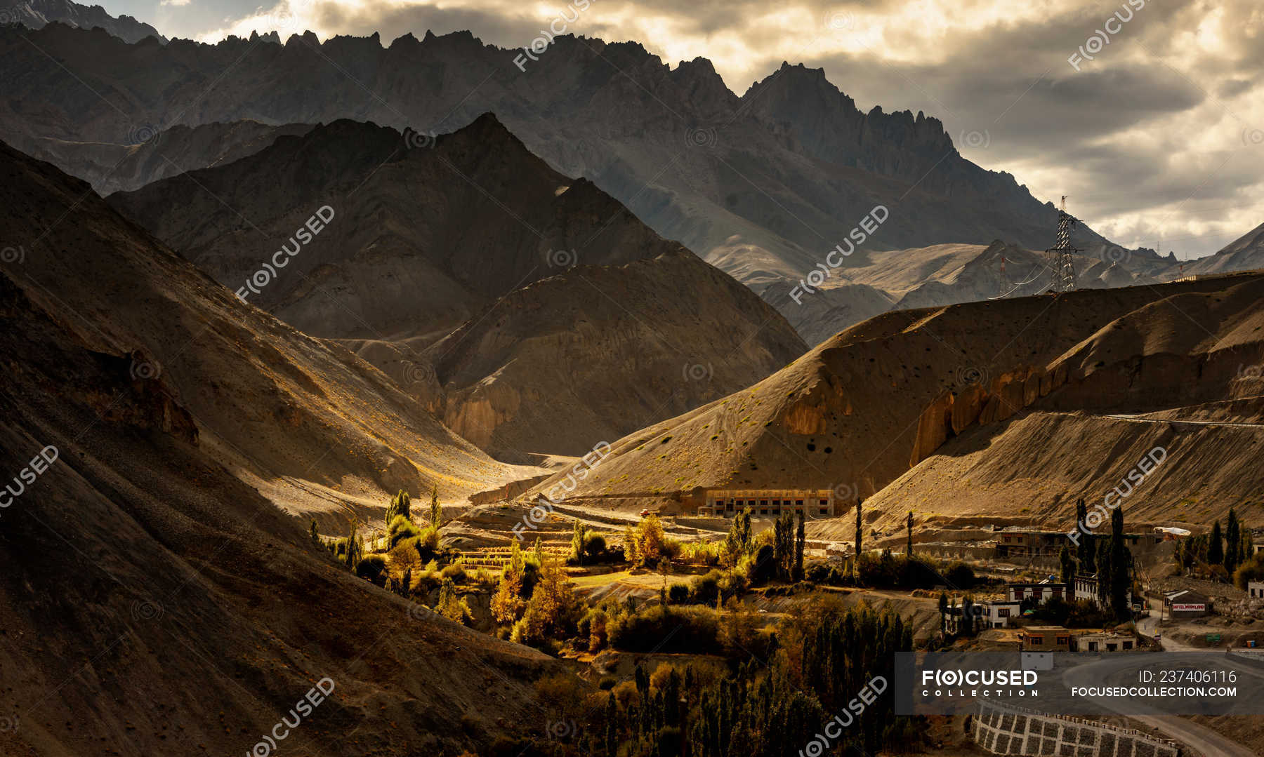 Aerial View Of Beautiful Leh Ladakh India — Himalayan Mountains