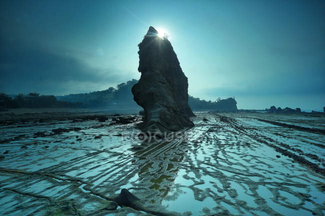 Indonesia, formación de rocas - foto de stock