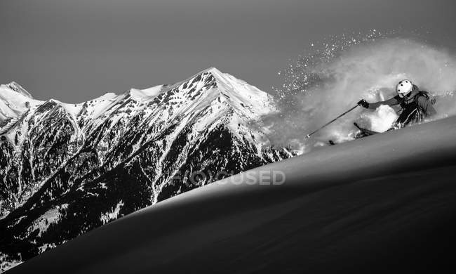 Free ride skier downhill skiing — Stock Photo
