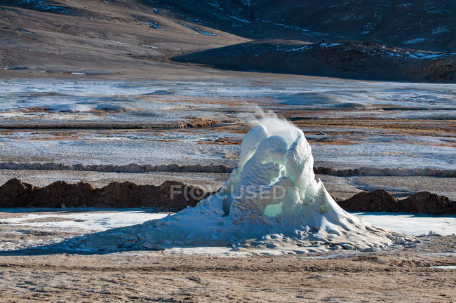 Frozen Hot spring fountains in winter — Stock Photo