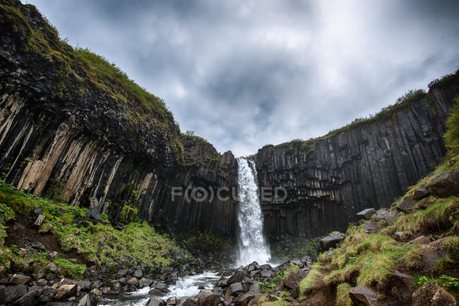 Перегляд Svartifoss водоспад — стокове фото