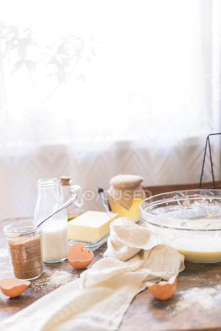 Baking ingredients on table — Stock Photo