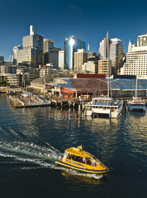 Water taxi, Darling Harbor, — Stock Photo