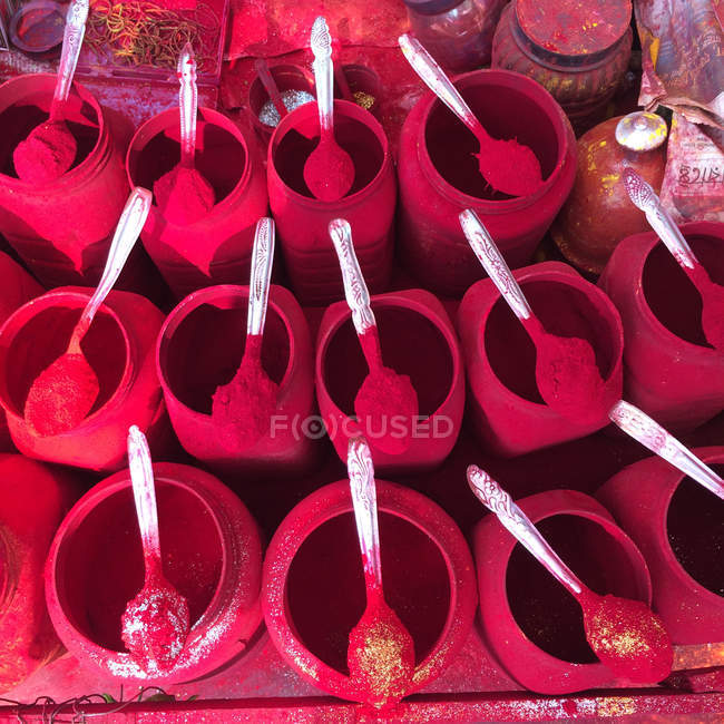 Poudres colorées à vendre — Photo de stock