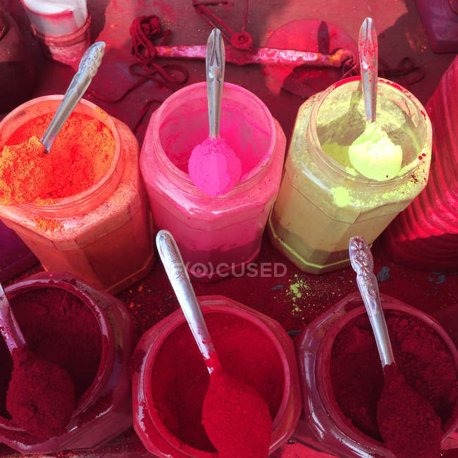 Polveri colorate in vendita — Foto stock