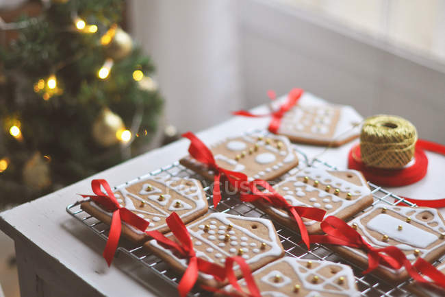 Gingerbread houses in rows — Stock Photo