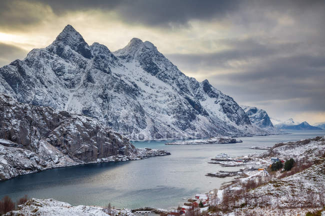 Tempête sur le fjord de Vestvagoy — Photo de stock
