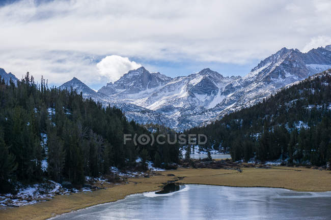 Lake in Eastern Sierra Nevada — Stock Photo
