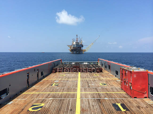 Нафта Ріг підтримки судно — стокове фото