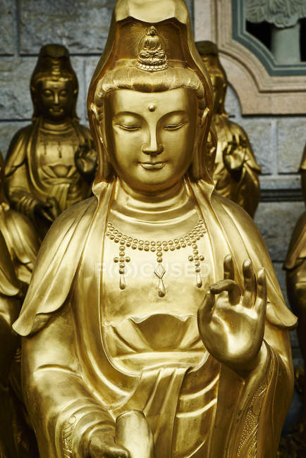 Золотим Буддою Kek Lok Si — стокове фото