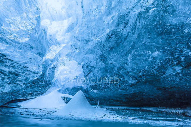 Islandia, Vatnajokull, Cueva de hielo - foto de stock