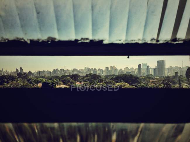 Paesaggio urbano visto dal tetto — Foto stock