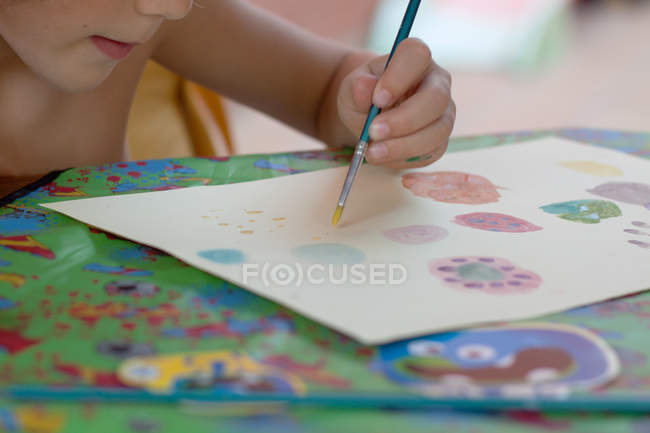 Peinture enfant à l'aquarelle — Photo de stock