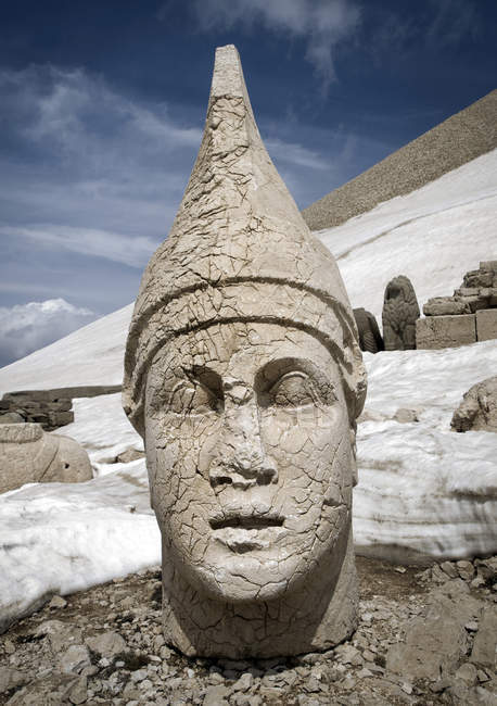 Stone carvings at Nemrut Dagi — Stock Photo