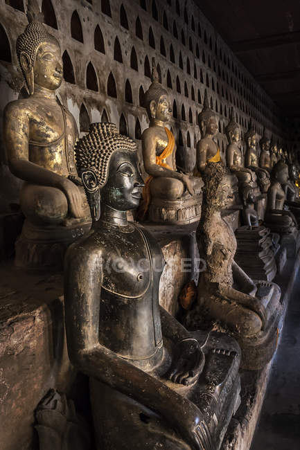 Древні статуї Будди — стокове фото