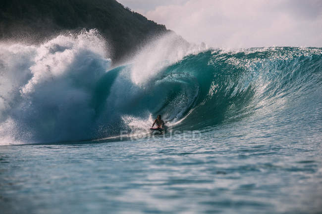 Bodyboard homme dans les Caraïbes — Photo de stock