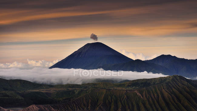 Mount bromo in the morning — Stock Photo