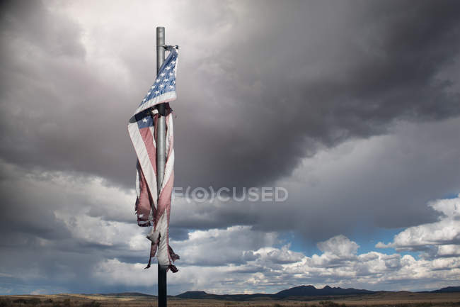 Close-up de Bandeira Americana esfarrapada — Fotografia de Stock