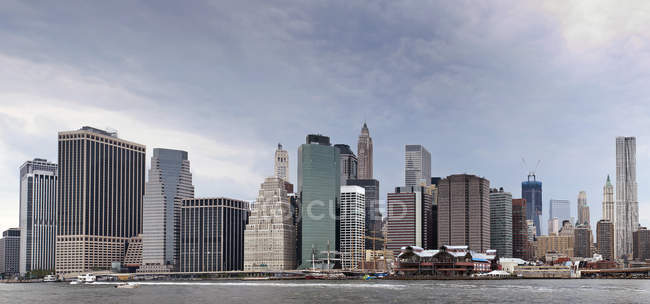 Linha do horizonte de Manhattan City — Fotografia de Stock