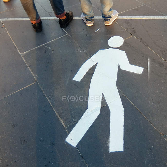 Pedestrian crossing sign — Stock Photo