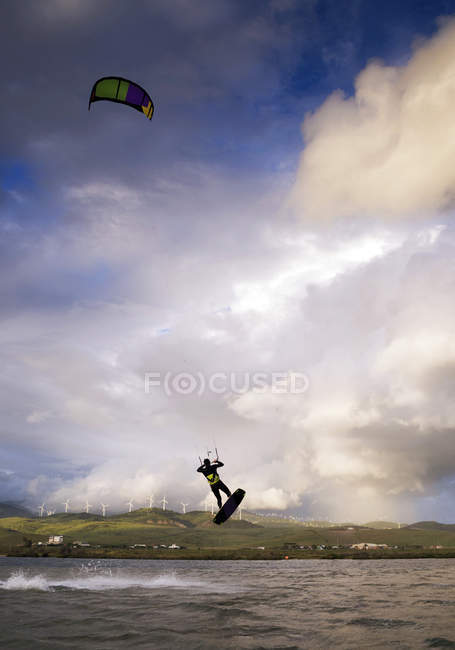 Uomo Kite surf — Foto stock