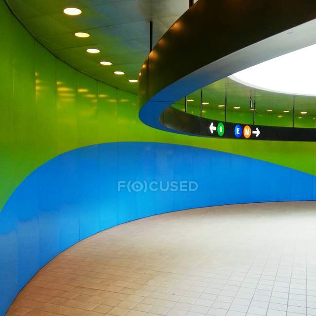 Parete colorata della metropolitana a New York, Stati Uniti — Foto stock