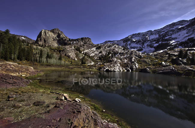 Живописный вид на красивое озеро Бланш, США, Юта, округ Солт-Лейк-Сити, озеро Бланш-Трейл — стоковое фото