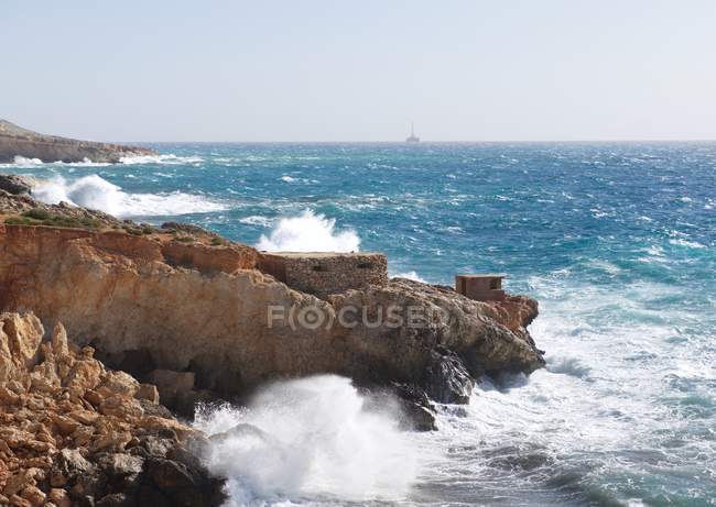 Vista panoramica della costa vicino a Lapsi, Malta — Foto stock