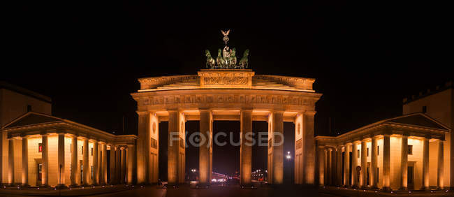 Alemania, Berlín, Vista panorámica de la Puerta de Brandeburgo - foto de stock