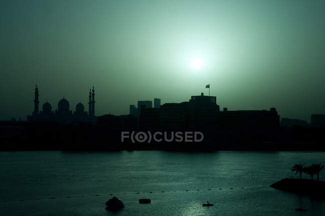 Vue panoramique de la célèbre mosquée Cheikh Zayed, Al Hosn, Abu Dhab, Émirats arabes unis — Photo de stock