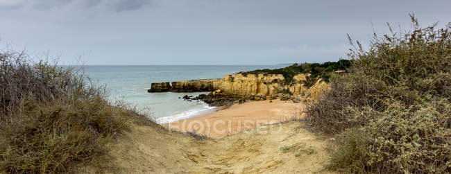 Мальовничим видом красивого пляжу, Альбуфейра, Португалія, Фару — стокове фото