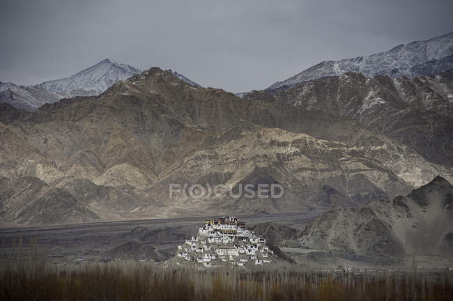 Vista panoramica del monastero di Thiksey, Leh, Jammu e Kashmir, India — Foto stock